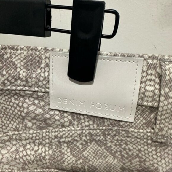 Denim Forum Lola High Rise Skinny Crop Snake PrintJeans - Picture 7 of 10